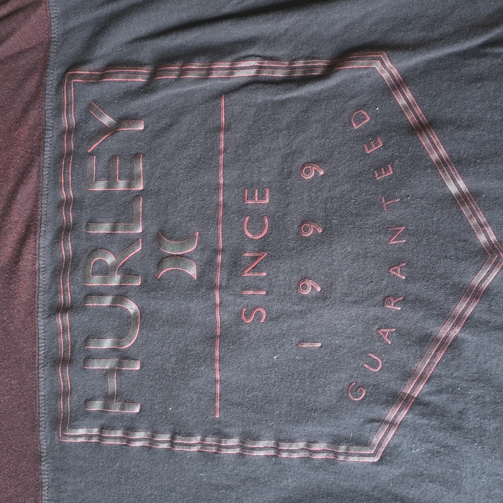 Hurley Graphic Logo Tshirt Size XL - Picture 2 of 3